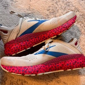 Brooks Adrenaline 22 GTS Women’s Running Shoes—Leopard Print and Light Grey